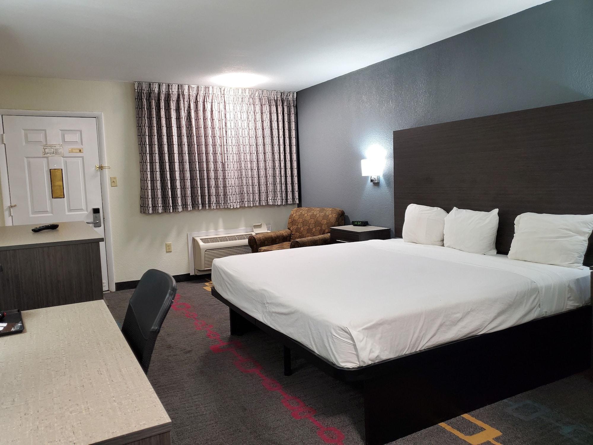 Days Inn By Wyndham לאוטון מראה חיצוני תמונה