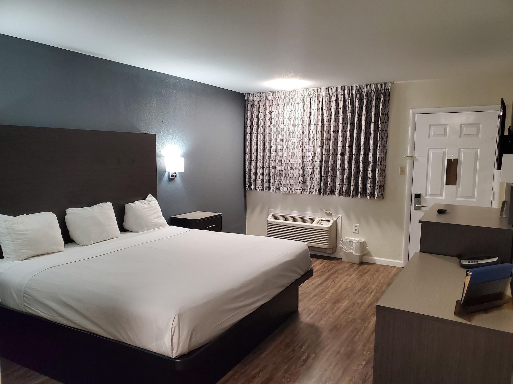 Days Inn By Wyndham לאוטון מראה חיצוני תמונה