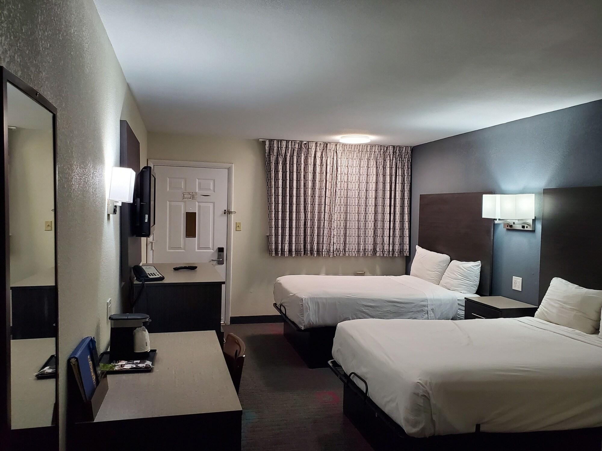 Days Inn By Wyndham לאוטון מראה חיצוני תמונה