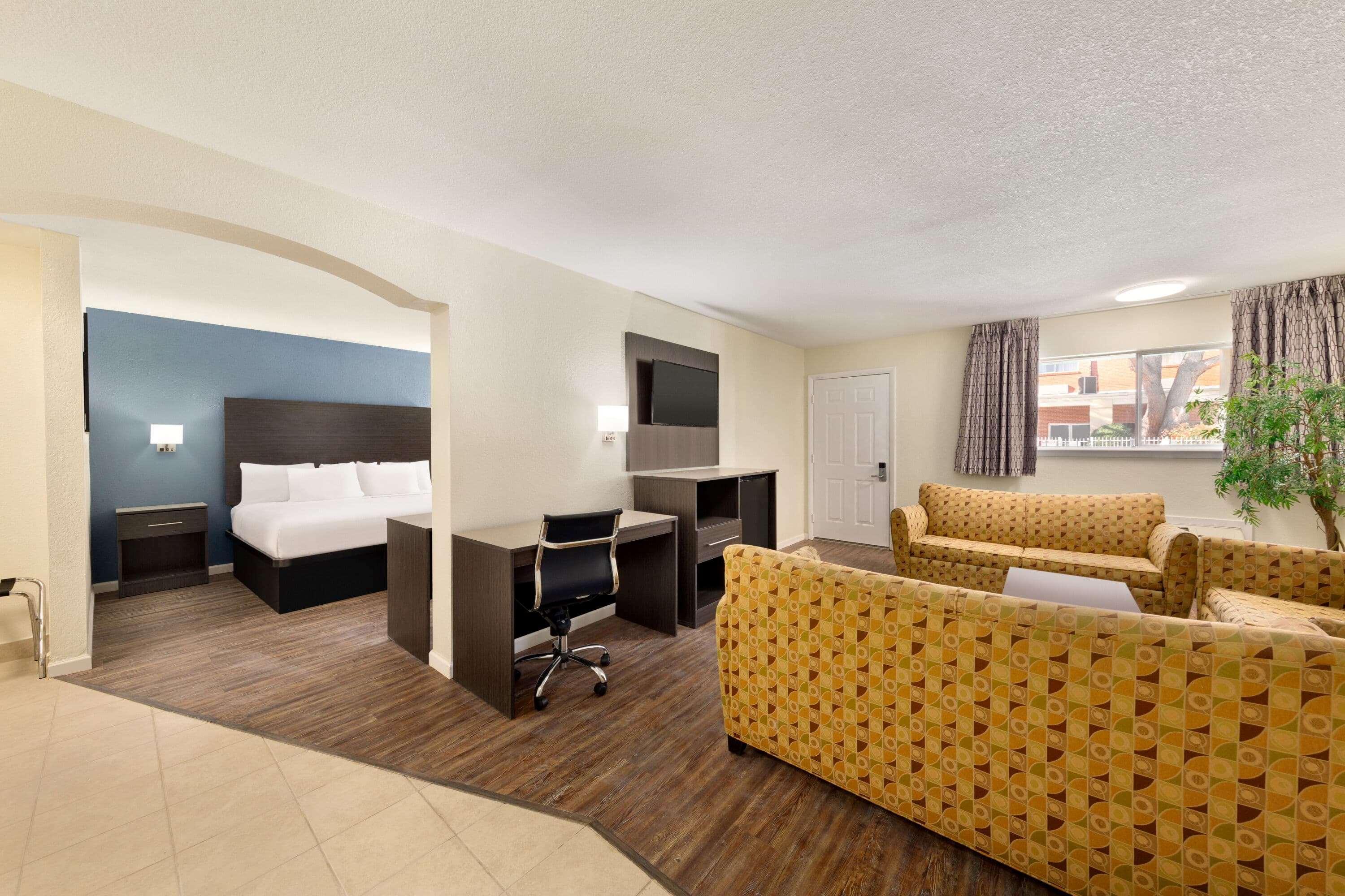 Days Inn By Wyndham לאוטון מראה חיצוני תמונה